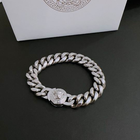 Versace bracelet lyh27